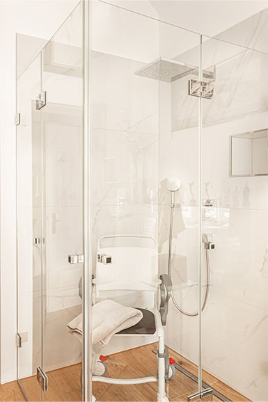 Barrierefreie Dusche mit Duschsitz